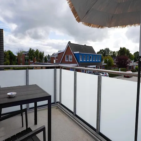 Gemuetliche Obergeschoss, 아파트 *